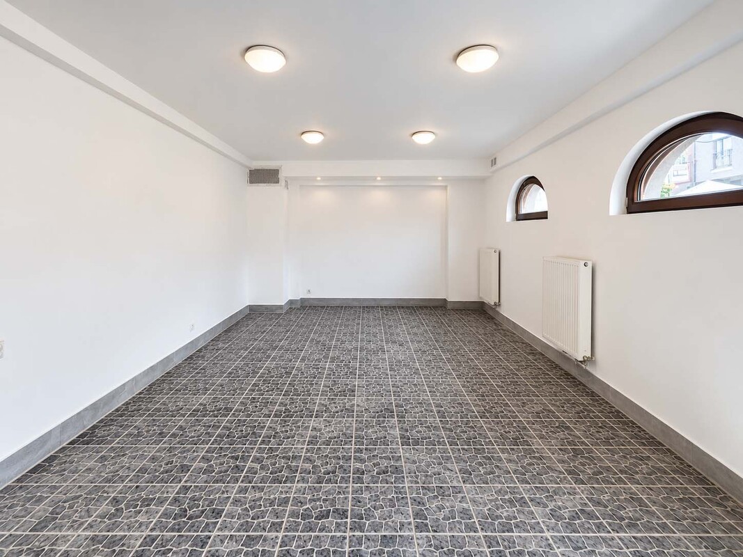 Elbląg DE FACTO NIERUCHOMOŚCI TWÓJ ZAUFANY PARTNER LOKAL UŻYTKOWY NA UL. STARY RYNEK W ELBLĄGU Z40 M2 - SALA OBSŁUGI I