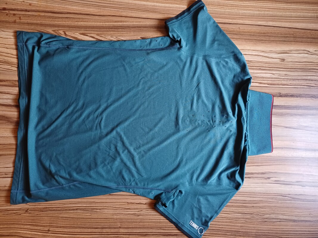 Elbląg NOWA koszulka sportowa NIKE DRI-FIT rozmiar M wentylacja w postaci otworków pod pachami i na plecach (widoczne