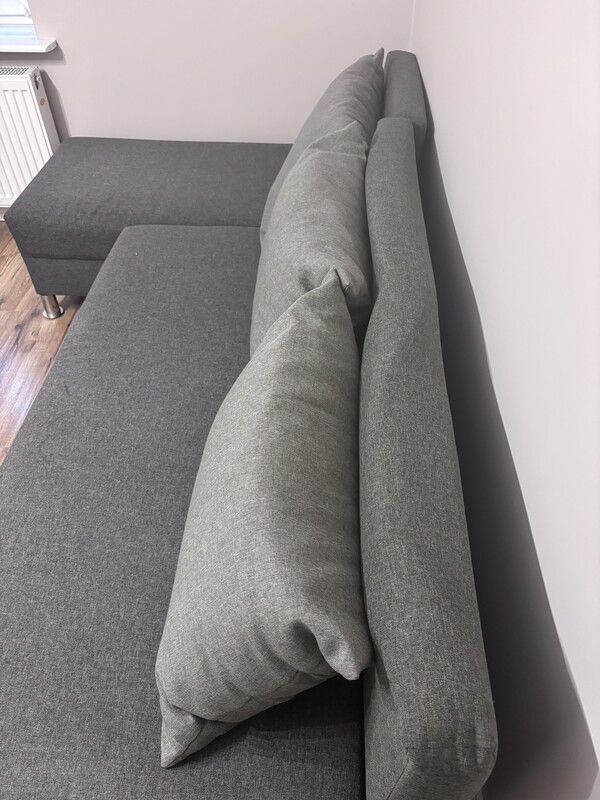 Elbląg Sprzedam rozkładaną rogówkę, transport we własnym zakresie z niskiego parteru.
Długość 215 cm, szerokość w