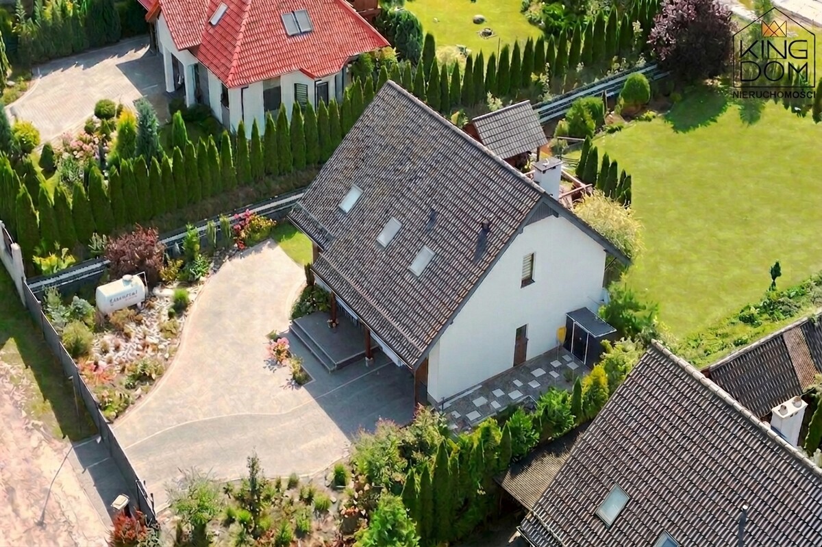 Elbląg KINGDOM NIERUCHOMOŚCI BLISKO CIEBIENOWOCZESNY, WOLNOSTOJĄCY DOM Z GARAŻEMNA ŁADNIE ZAGOSPODAROWANEJ