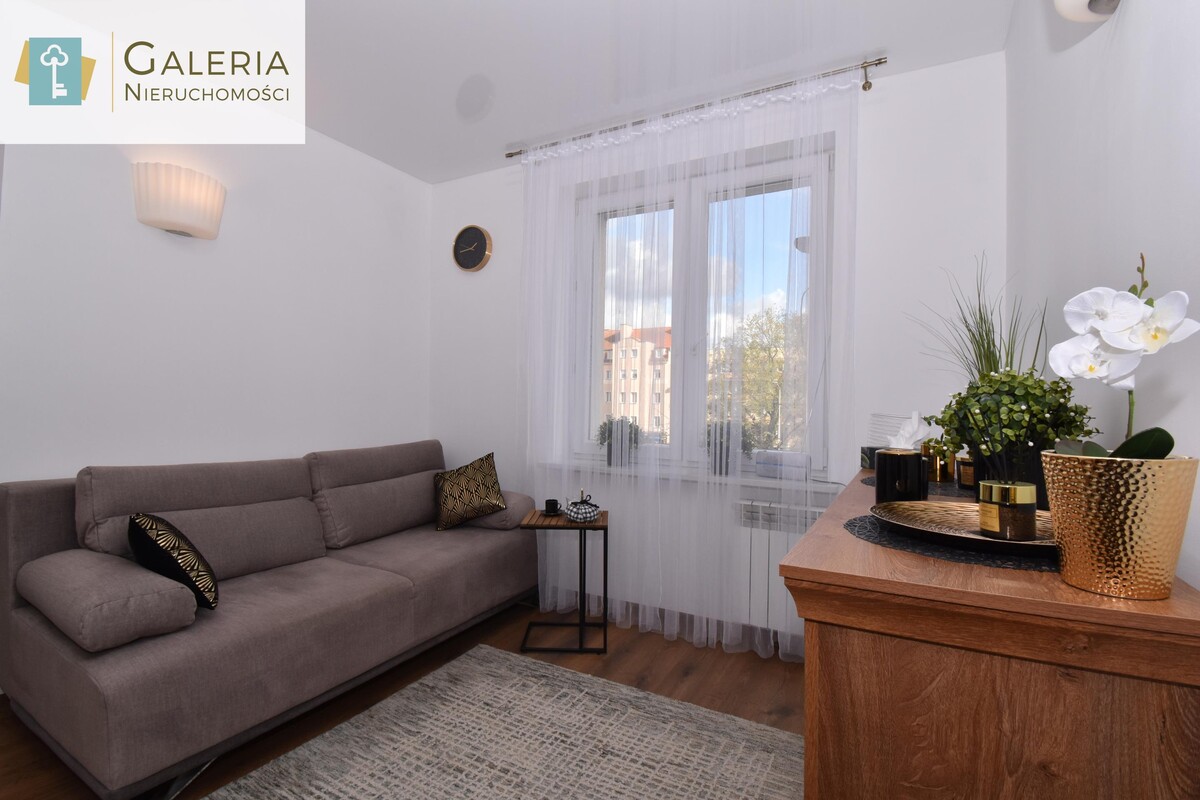 Elbląg GALERIA NIERUCHOMOŚCIZ pasji i miłości do nieruchomościNa sprzedaż: Komfortowe, trzypokojowe mieszkanie na II