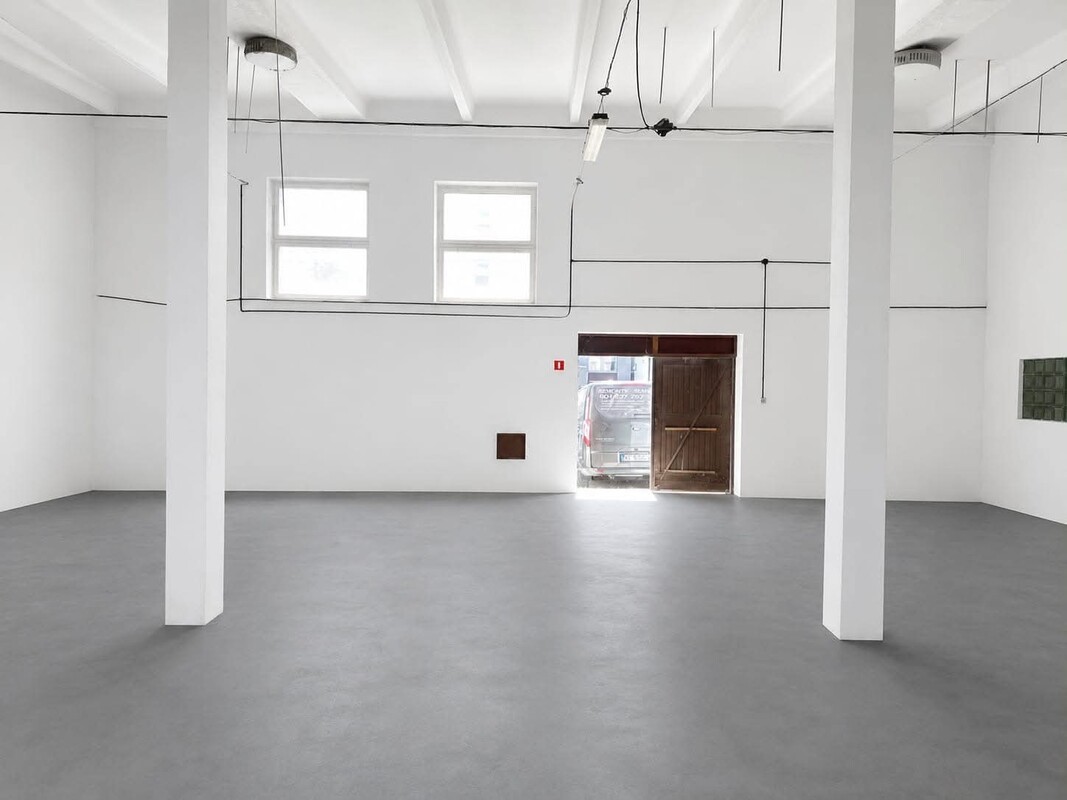 Elbląg WYNAJMĘ HALĘ – 175 m²Do wynajęcia przestronna hala o powierzchni 175 m² i wysokości około 5 m