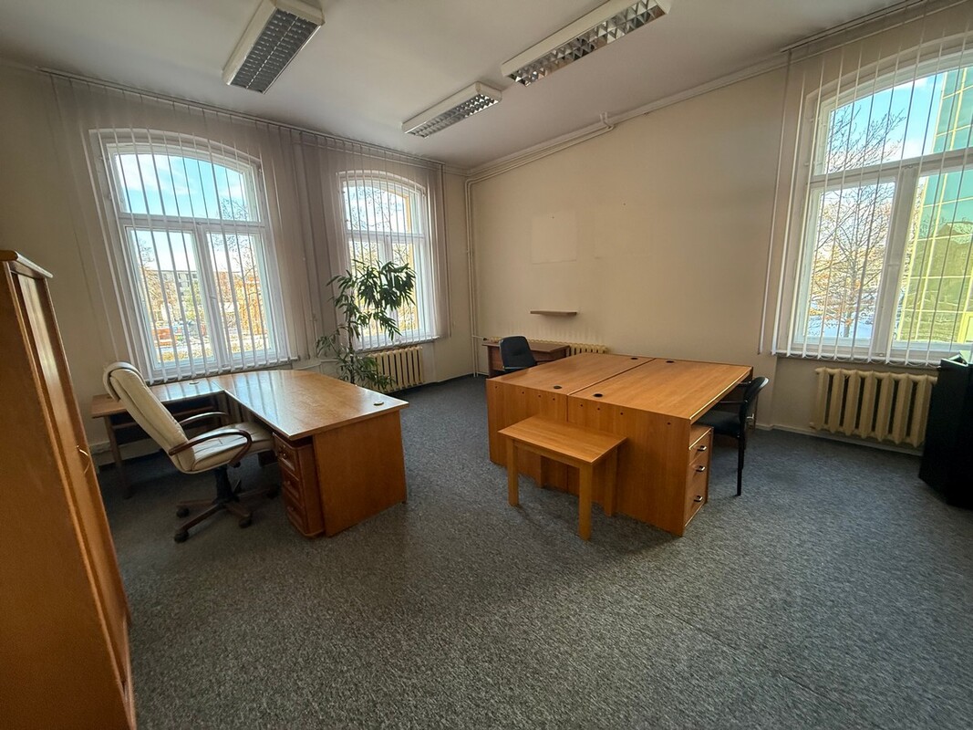 Elbląg BIURO NIERUCHOMOŚCISZULC& SZULCLokal usługowy: Elblągu ul. RobotniczaPowierzchnia: 50 m2Na wynajem