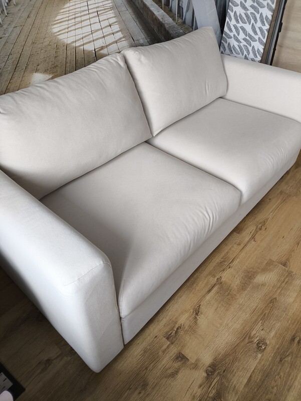 Elbląg Sprzedam używaną VIMLE Sofa 2-osobowa, rozkładana, Hallarp beżowy kupioną w IKEA, pokrycie materaca do