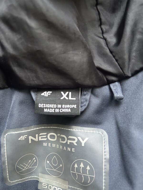 Elbląg Sprzedam kurtki marki 4F:
Kurtka 4F Membrane 5000 - Rozmiar: XL - cena 30zł
Kurtka 4F Neodry Membrane 10 000 -