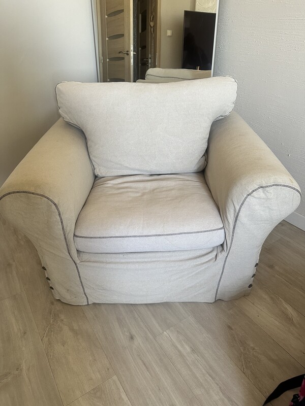 Elbląg Witam, do sprzedania mam fotel z Ikea, stan dobry, pokrowce są zdejmowane, można je prać w pralce, boki fotelu