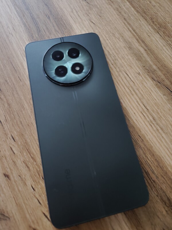 Elbląg Sprzedam smartfon Realme 12 5G. Stan idealny. Telefon zabezpieczony był szkłem hartowanym i etui. Kolor