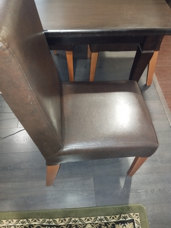 Elbląg 🎉 Okazja! Wersalka, stół drewniany, krzesła, półki na ścianę i dywan – wszystko w świetnym