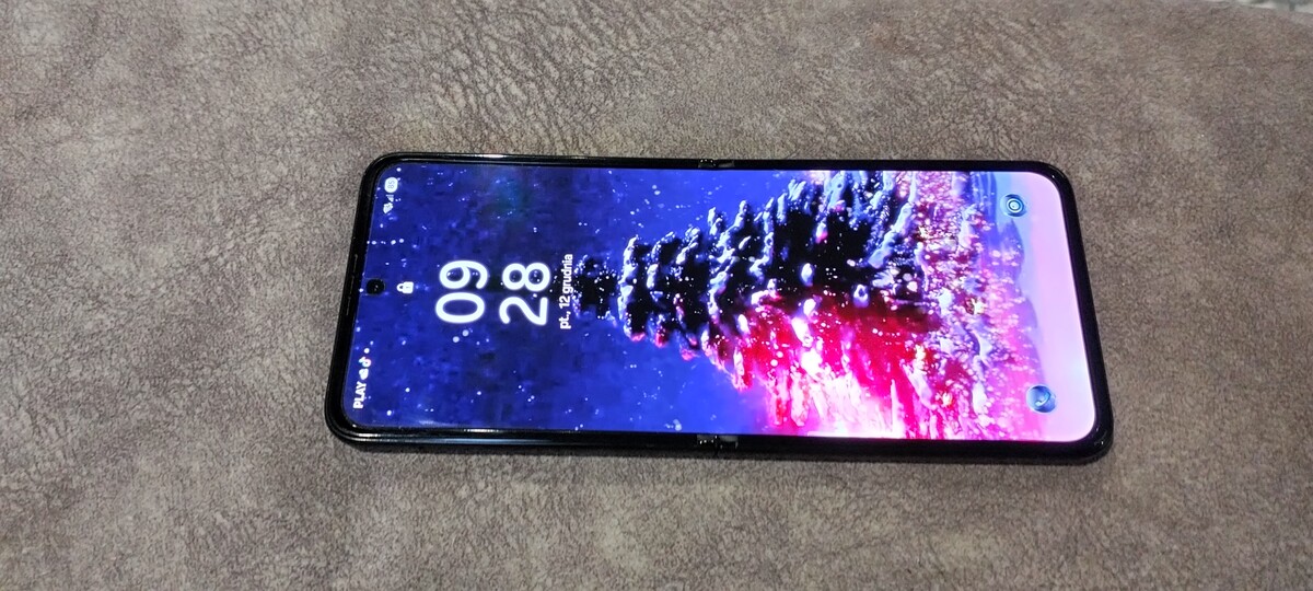 Elbląg Samsung Z FLIP3 5G 256 GB czarny, stan idealny, dodatkowe 2 etui, android 15.CENA DO NEGOCJACJI.