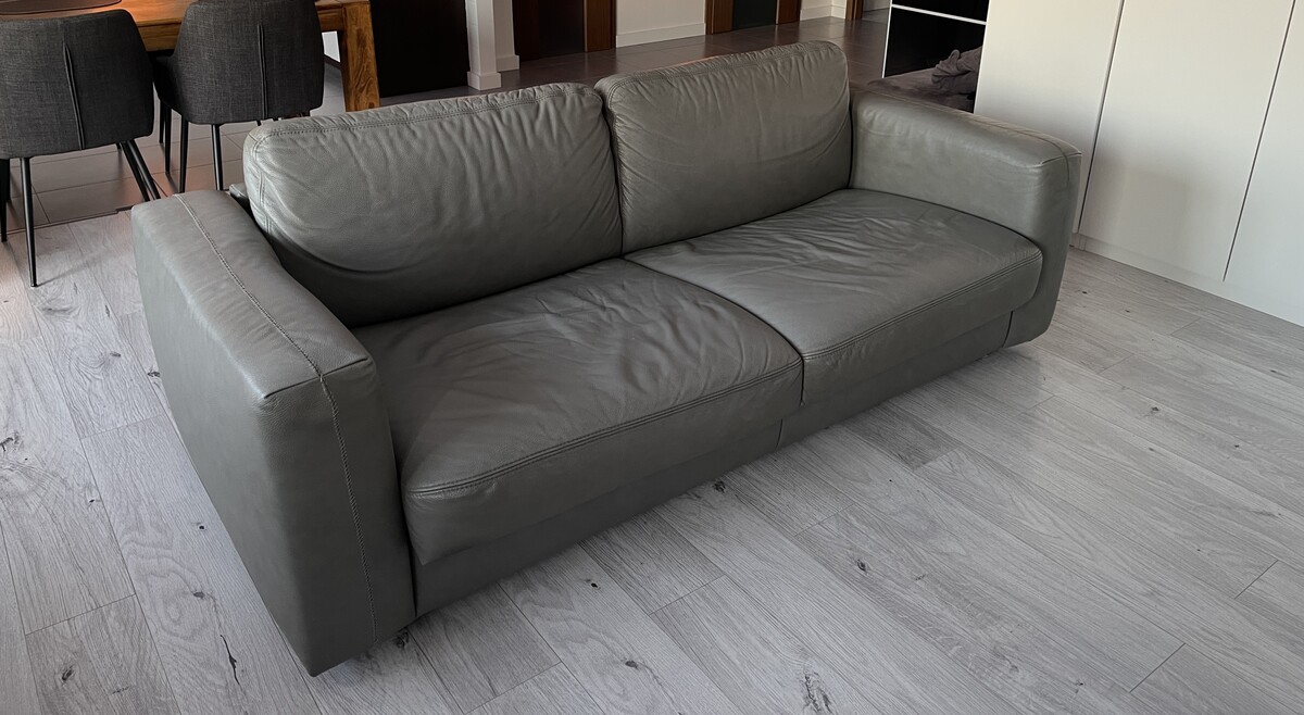 Elbląg Sprzedam skórzaną sofę GAŁĄ collezione ze stelażem włoskim z materacem. Mebel w dobrym stanie, gotowy do