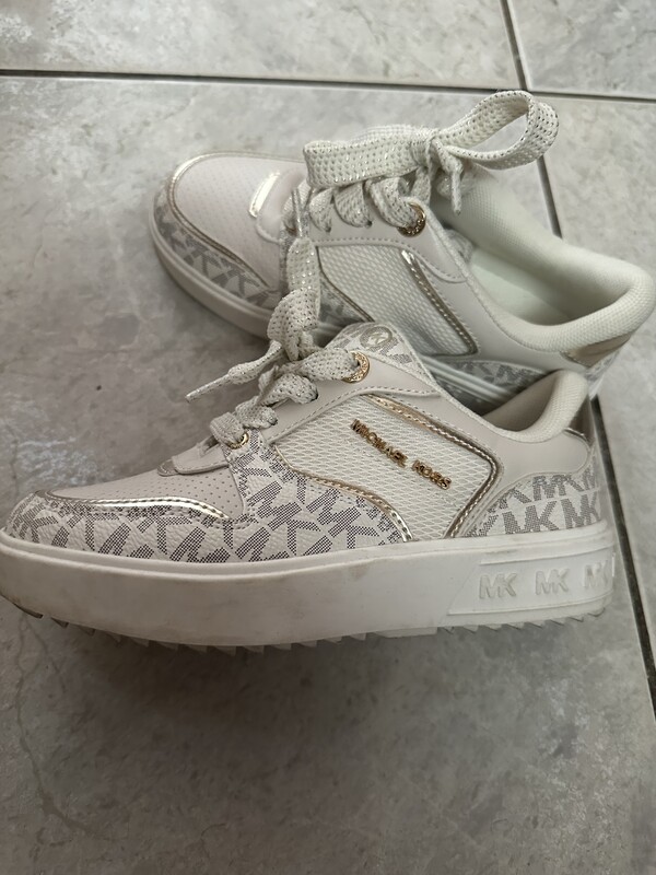 Elbląg Buty Michael Kors r. 32-raz ubrane
