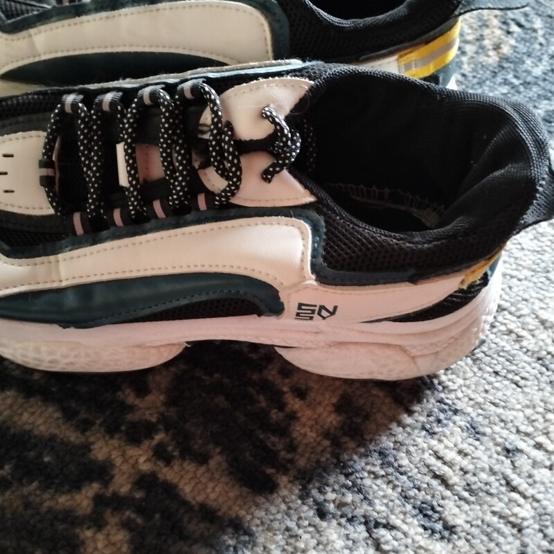 Elbląg Wyprzedaż rzeczy i butów różnych kolorach i rozmiarach, ubrania męskie, damskie itd, torebki, kurtkę męska L