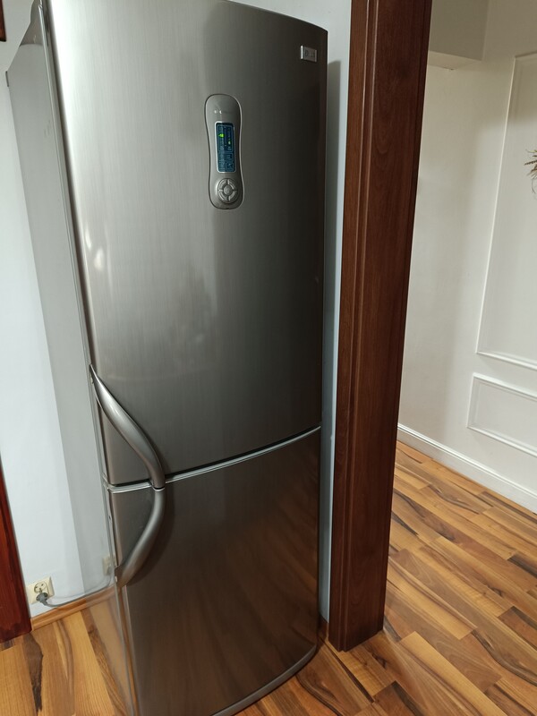 Elbląg Sprzedam lodówke z zamrażarką i kostkarką do lodu firmy LG Electrocool, Wymiary szer.60 wys.179cm. Odbiór
