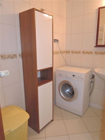 Elbląg Mieszkanie rozkładowe, ciepłe, słoneczne, strona - wschód, południowy-zachod.
2 piętro, 3 pokoje, balkon duży,
