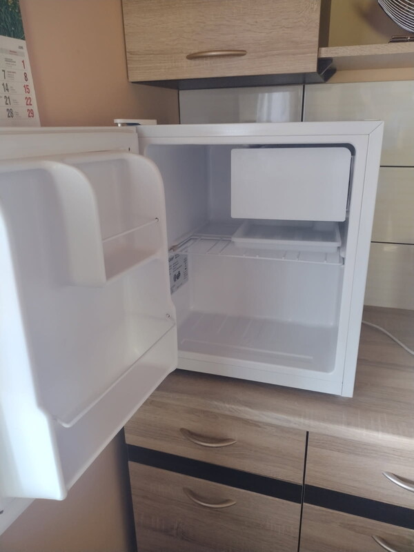 Elbląg Sprzedam lodówkę używaną dwa sezony na działce, w sumie razem około pół roku.
Stan bardzo dobry, jak nowa.