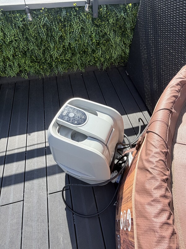 Elbląg Sprzedam Jacuzzi ogrodowe Lay-Z spa Helsinki. Użytkowane tylko jeden sezon. Sprzedaje z powodu zakupu nowego