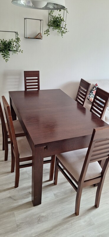 Elbląg Sprzedam stół + 6 krzeseł (kolor venge). Wymiary: dług.140 cm szer.85 cm wys.78 cm Dodatkowo 2 wkładki - każda