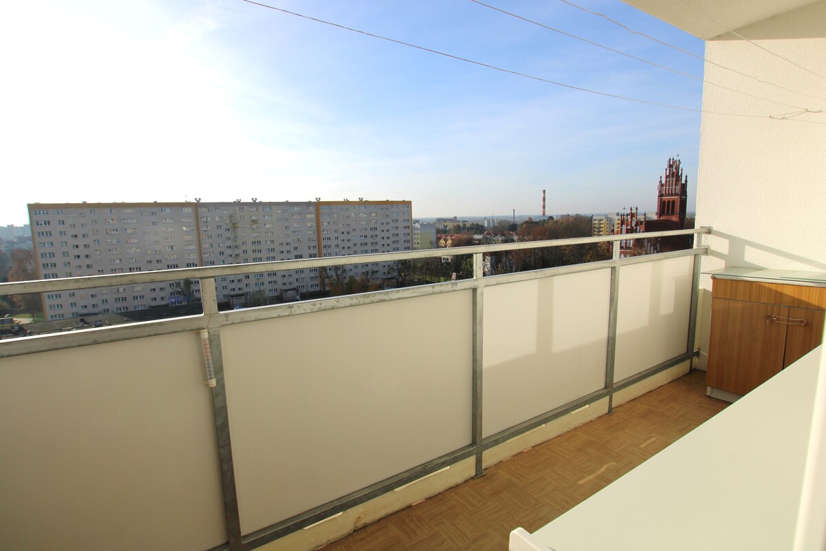 Elbląg NIERUCHOMOŚCI ANNA KRASZEWSKA Słoneczne 3-pokojowe mieszkanie, z dużym balkonem