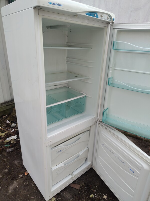 Elbląg Sprzedam lodówkę Polar stan bardzo dobry w zamrażalnik pół na pół model CZN 235Dwa oddzielne agregaty.