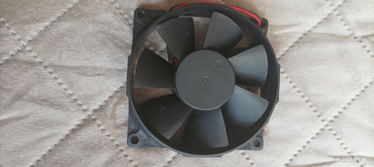 Elbląg Mam do sprzedania nowy i nie używany przewód HDMI. Oraz wentylatorek 12 Volt od komputera. .Może komuś się