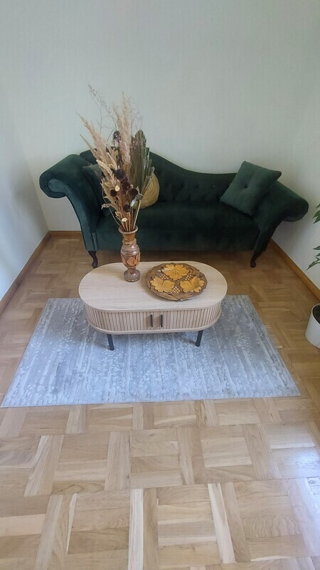 Elbląg Biala komoda średnia 550 i duza 700
Duza biala 700
Fotele prl
Krzesla
Fotel z wikliny
Konsola
Szafa
Komplet