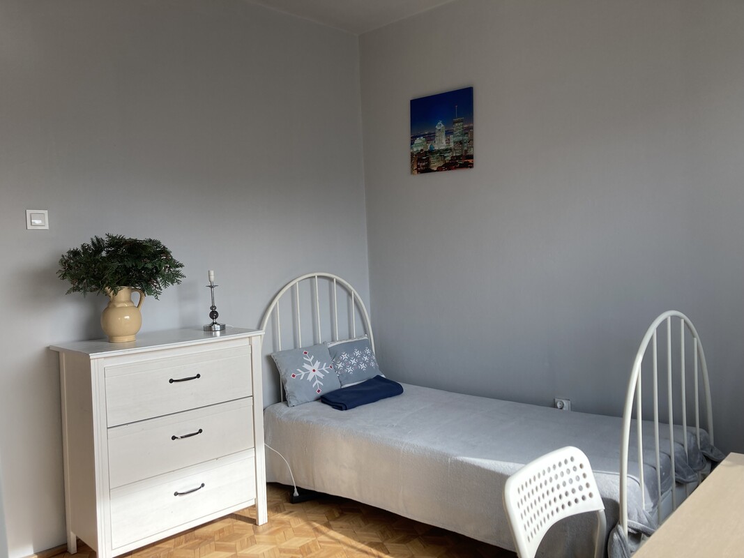 Elbląg Wynajmę umeblowany pokój z balkonem osobie niepalącej w domu jednorodzinnym, do dyspozycji kuchnia, dwie