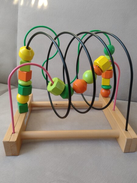 Elbląg Sprzedam drewnianą zabawkę Ikea MULA. Stan bardzo dobry. Przesuwanie drewnianych koralików po torze to