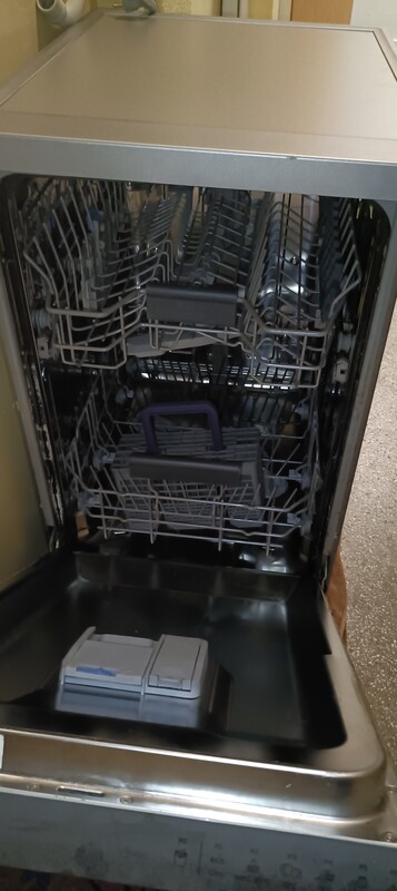 Elbląg Sprzedam działająca zmywarkę BEKO 45 cm, ze zdejmowaną górą. Czasami nie dokładnie myje na górnej szufladzie.