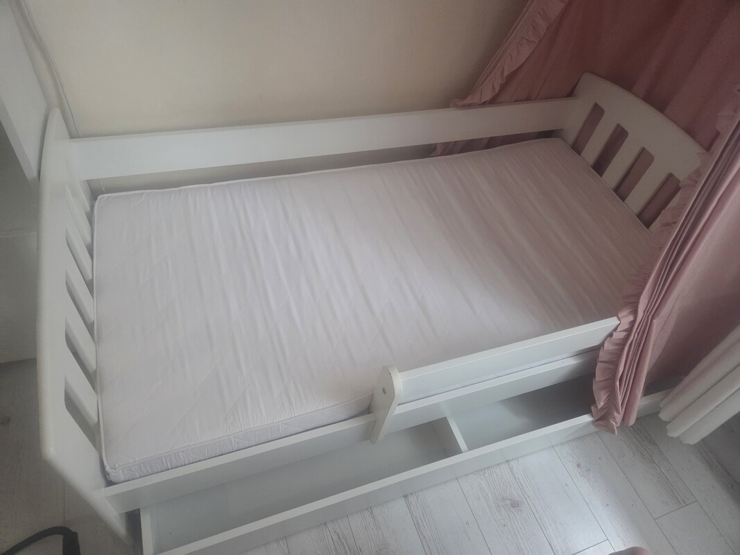 Elbląg Sprzedam meble do pokoju dziecięcego Łóżko 90×160 Regał 90×190×35 Szafka nocna Meble wykonane z płyty 18mm