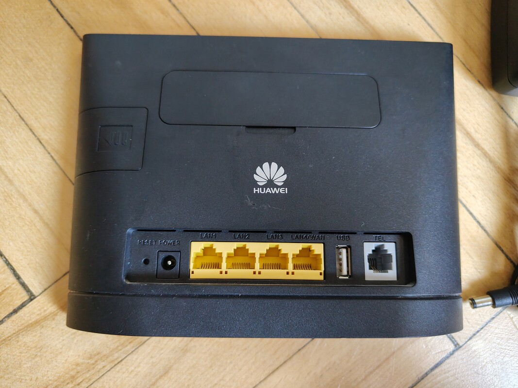 Elbląg Sprzedam Router Huawei + oryginalny zasilacz
Router sprzedawany jako nie sprawny - cały czas świeci się tylko