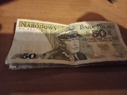 Elbląg Sprzedam 8 sztuk za 30 zł. z 1988r. I 1000 Forintów z 2008r. które nie są juz w obiegu.