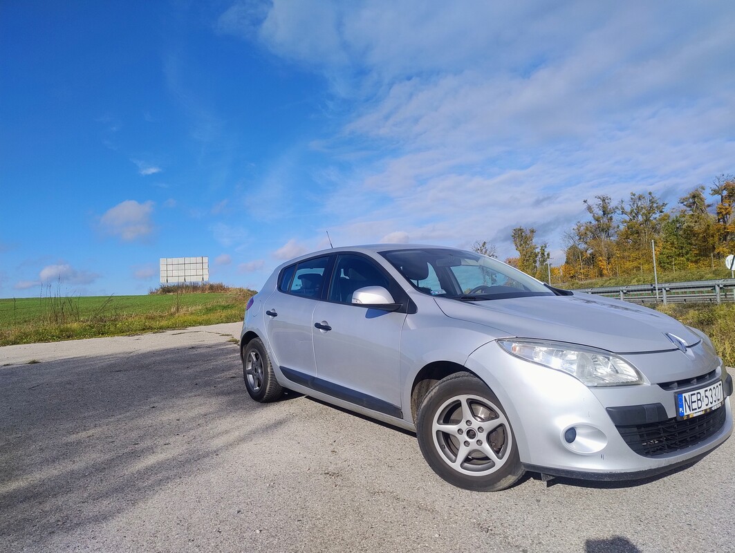 Elbląg Sprzedam renault Megane 1.5 DCi, rok 2010.Samochód w naszym użytkowaniu 6sty rok. 
Wyposażenie:
Elektryczne