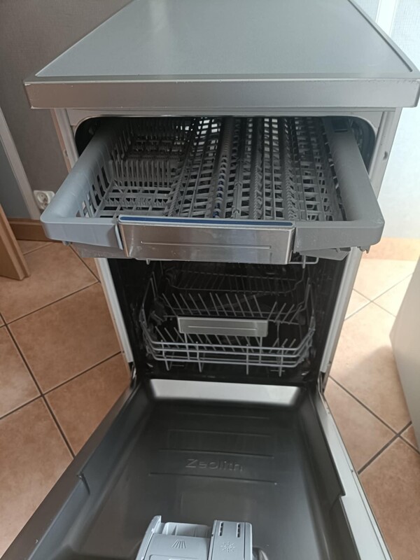 Elbląg ⭐ Zmywarka Siemens 40 cm – zadbana, inox
Sprzedam zmywarkę Siemens, wąską 40 cm, wolnostojącą