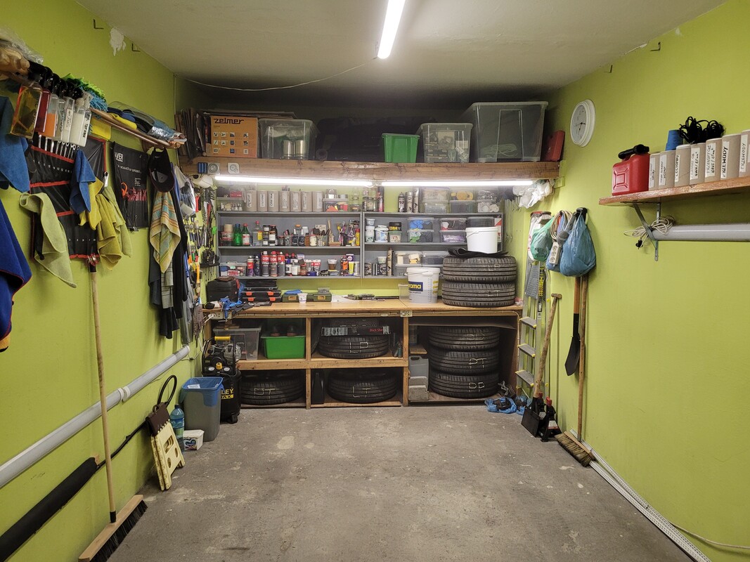 Elbląg Sprzedam garaż murowany – Elbląg, ul. Krakusa Na sprzedaż murowany, piętrowy garaż zlokalizowany w