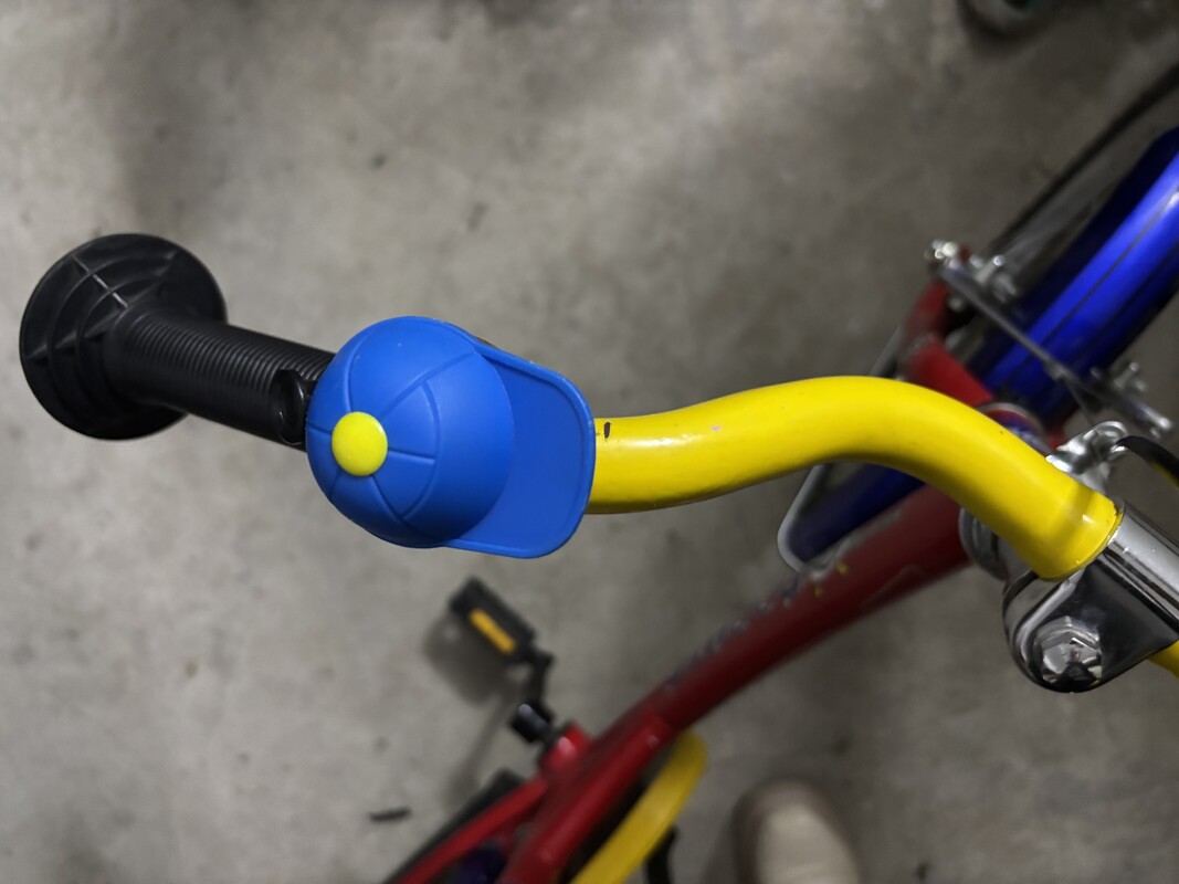 Elbląg Rower dziecięcy sprowadzony z Niemiec
Można zobaczyć na ul Dąbka
Koła 18 ki