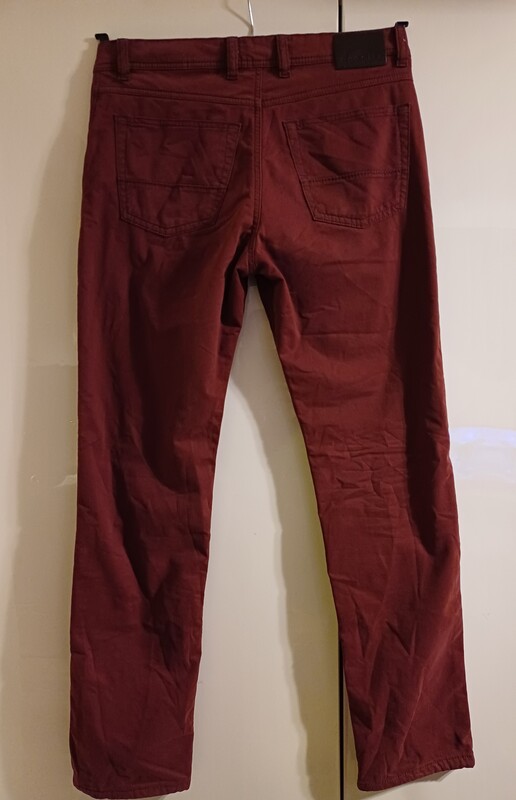 Elbląg Spodnie męskie BUGATTI rozmiar 34 32 wymiary pas 2x44 długość 108 miękki materiał ocieplane, logowane guziki