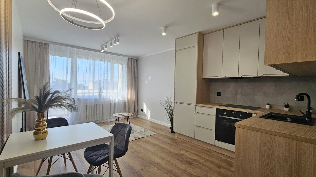 Elbląg KWADRAT NIERUCHOMOŚCI3 pokojowepo generalnym remonciebalkonnowoczesna windadostępne od zaraz