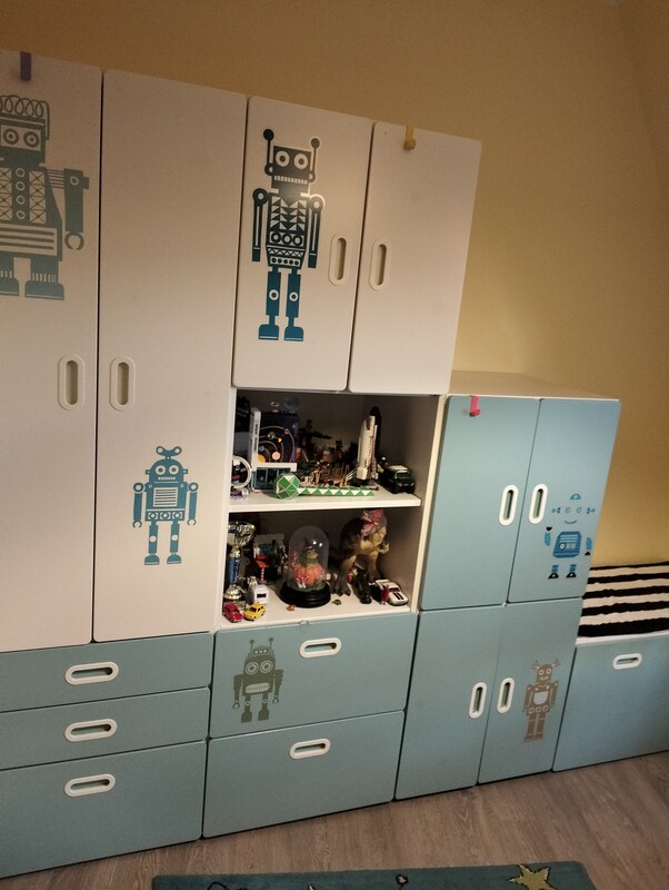 Elbląg Sprzedam komplet mebli z IKEA STUVA Naklejki z mebli można w prosty sposób usunąć.