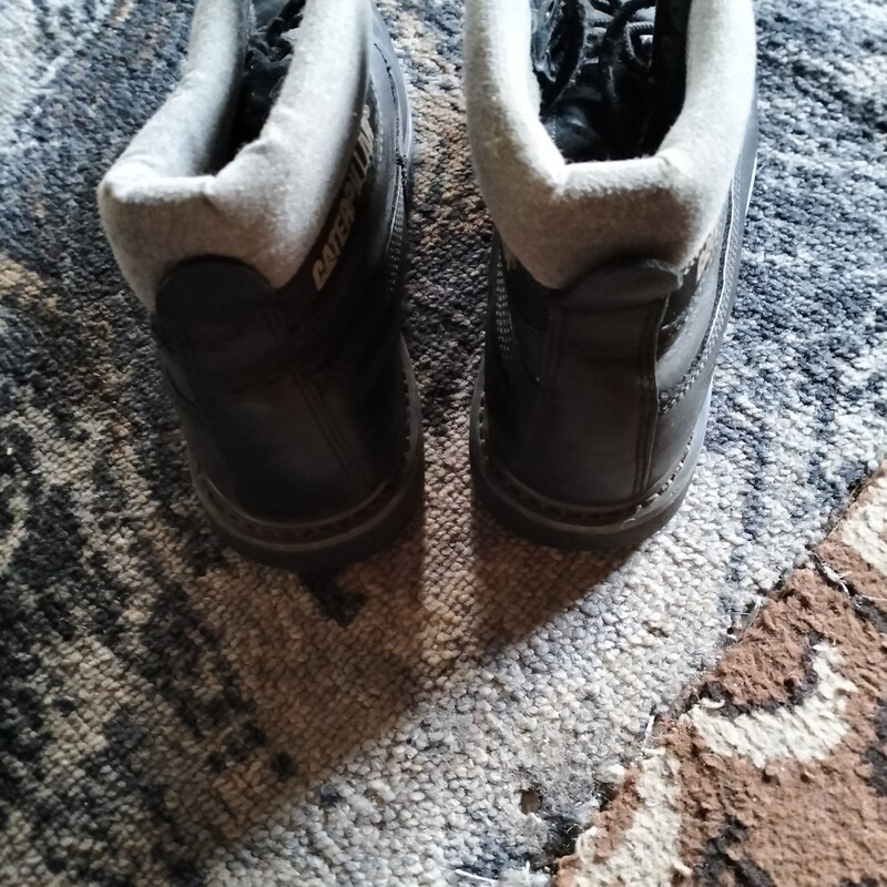 Elbląg Sprzedam buty Capillar, męskie rozmiar 44,oraz inne buty skórzane Zainteresowanym prześlę zdjęcia