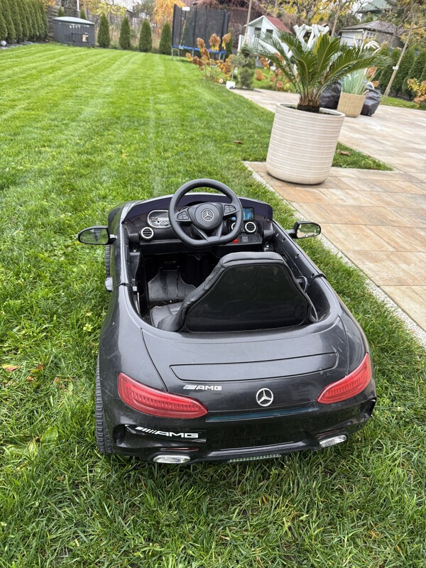 Elbląg Sprzedam samochód elektryczny dla dzieci, Mercedes, auto działa, ale ma słaby akumulator. 100 zł