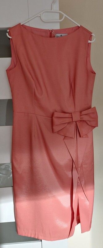 Elbląg Sprzedam za 100 zł. sukienkę rozmiar 42 sukienka była raz założona.
tel.509 10 33 77