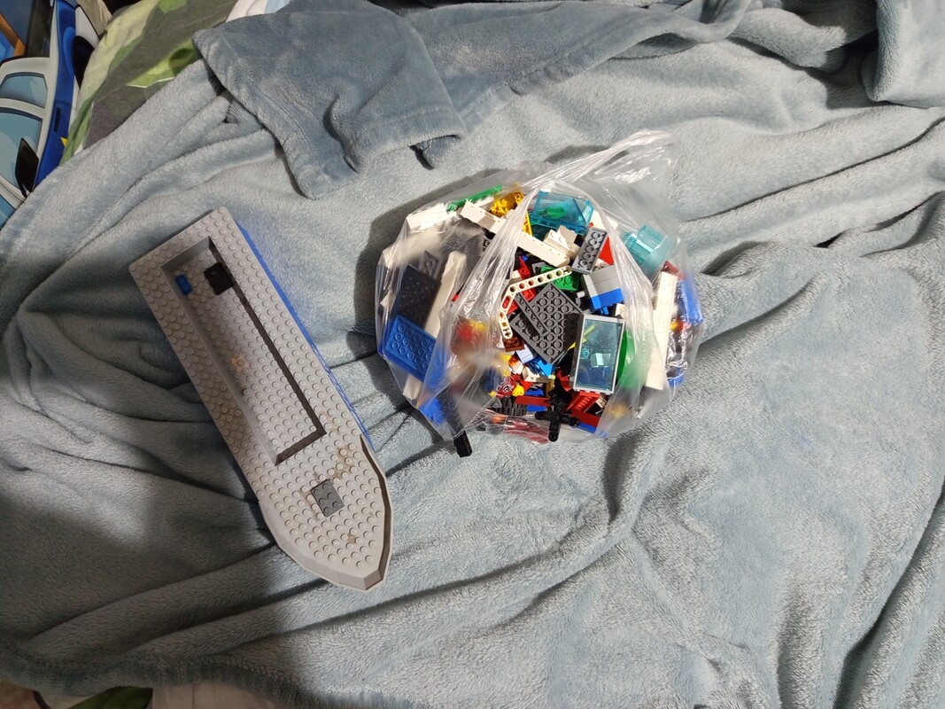 Elbląg Sprzedam klocki LEGO w dobrym stanie wszystko co na zdjęciu. Cena klocków 80 zł. Klocków jest 2 kg. Tylko