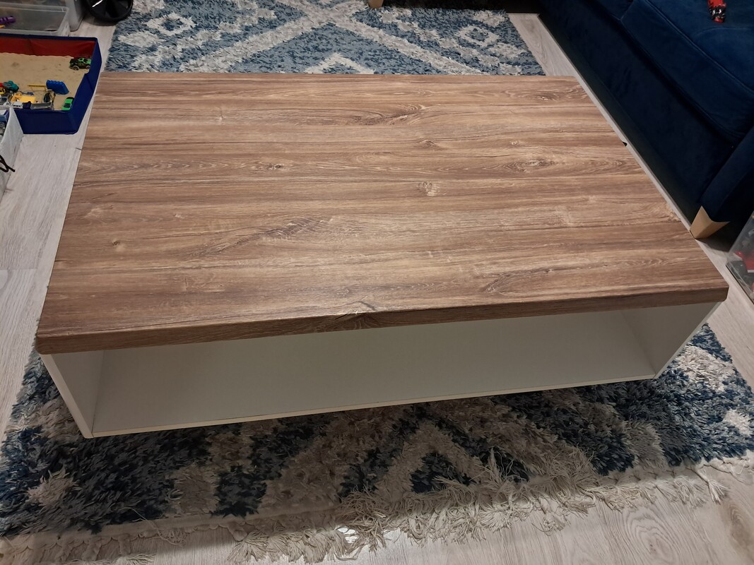 Elbląg Stolik kawowy stan bardzo dobry. Kolor biel + drewno. 110x70 wysokość 42.5cm
