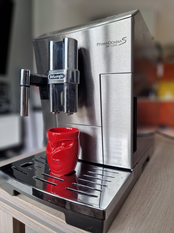 Elbląg Sprzedam automatyczny ekspres De'Longhi PrimaDonna S Deluxe ESAM 26.455.M. W pełni sprawny, po serwisie –