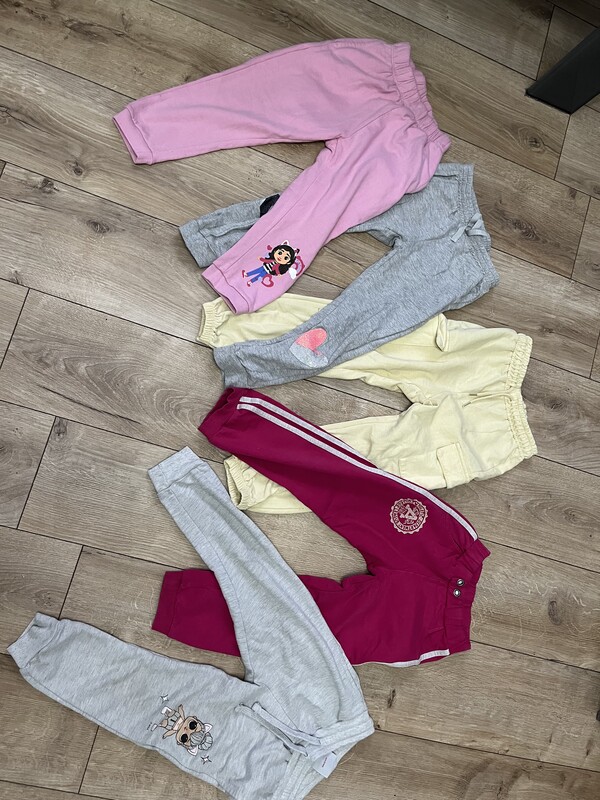 Elbląg Za 2 płyny do płukania cocolino w biedronce 1+1 w promocji.
Ciuchy rozm 116 ( niektóre z metki 110/116 )