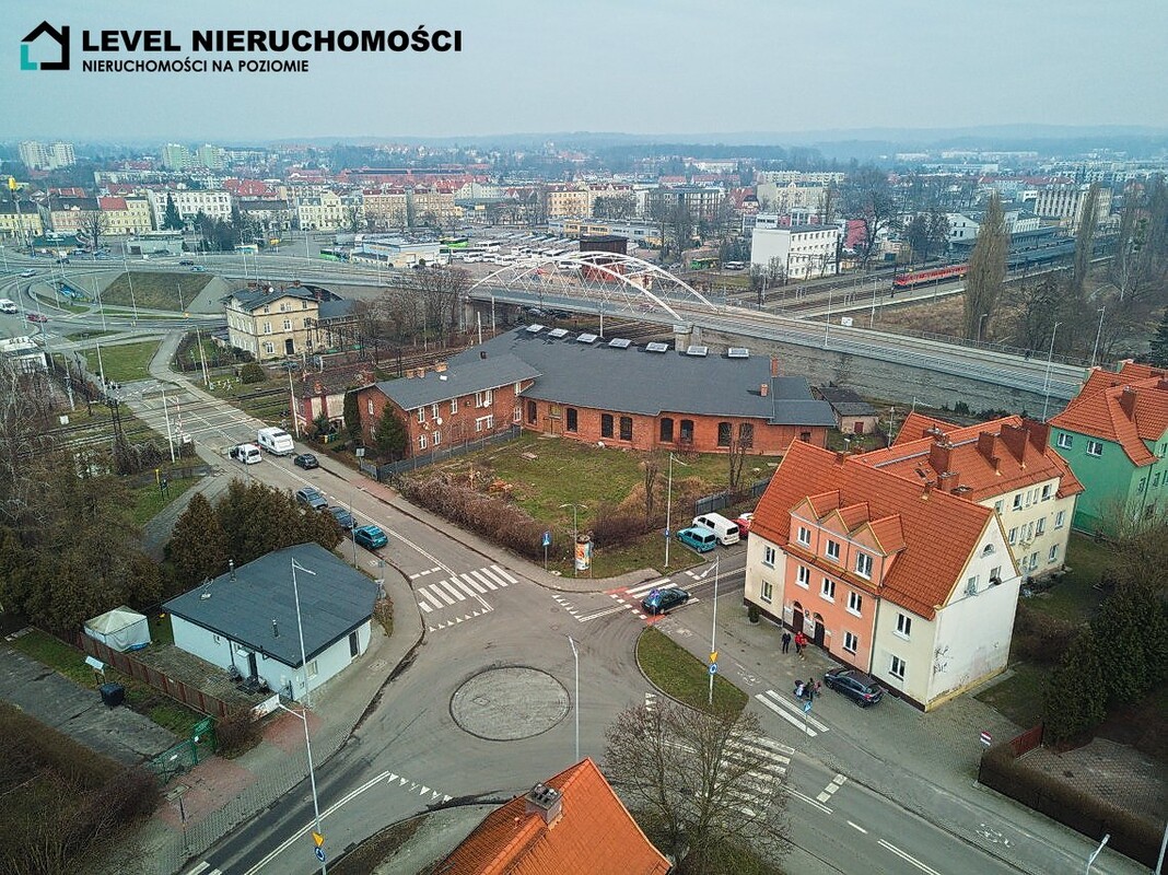 Elbląg LEVEL NIERUCHOMOŚCI Bezczynszowy lokal wolnostojącyul. Fredry105 m2 NIERUCHOMOŚCI NA POZIOMIE