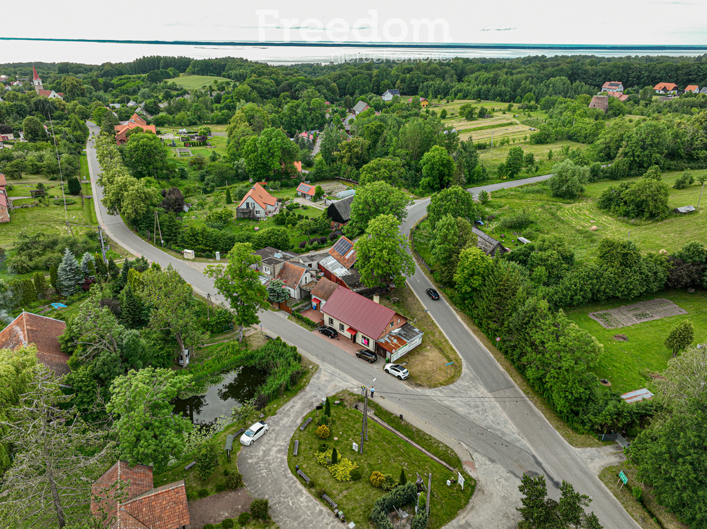 Elbląg FREEDOM NIERUCHOMOŚCISprzedam dom - Łęcze. Na sprzedaż dom wolnostojący położony niedaleko Elbląga,