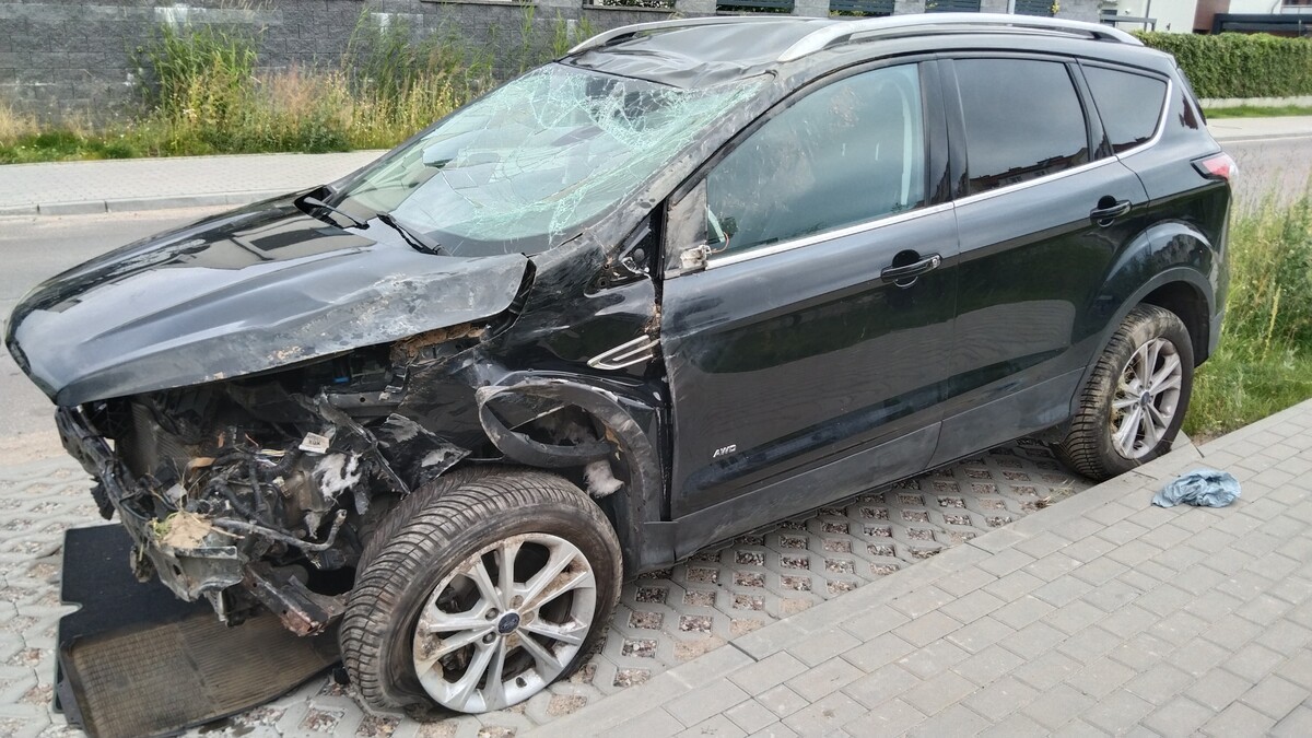 Elbląg Ford Kuga 2017 r.2.0 TDCI 180KM, 4x4,skrzynia manualna M6Przebieg ok 130 tys. kmAuto z elbląskiego salonu. Po