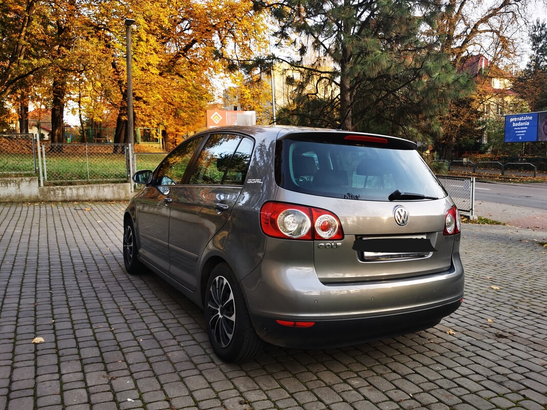 Elbląg Golf Plus z silnikiem 1.4 w gazie. 
Auto wygodne i ekonomiczne. Uzywane na co dzień, jeździ bez problemów.