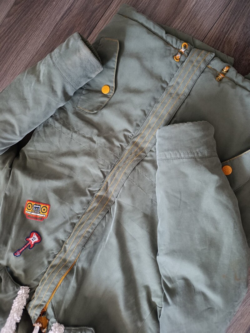 Elbląg Sprzedam dwie kurtki dla chłopca na zimę. Rozmiar 122/128.Stan dobry, do wyprania i szara ma rozdarcie małe